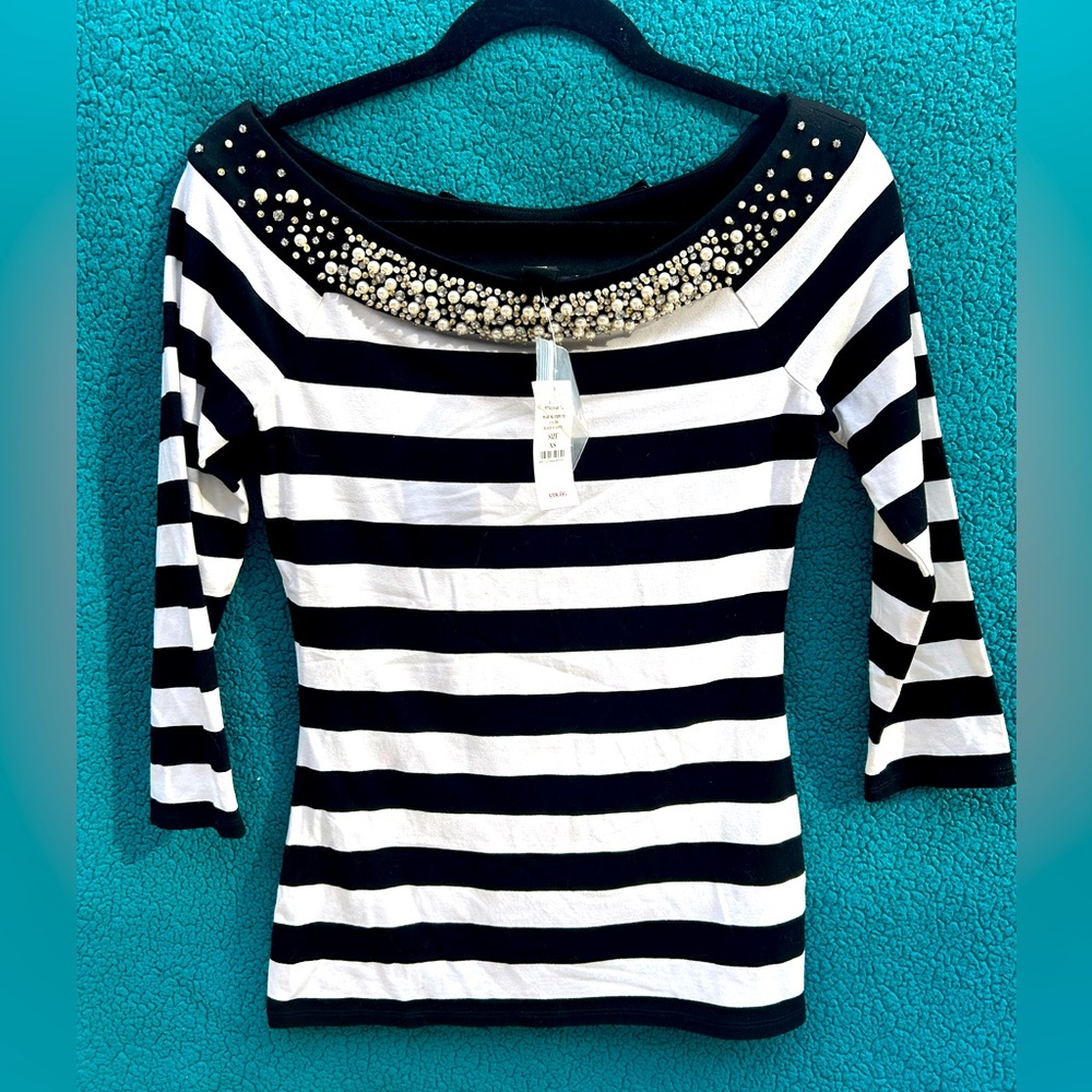 NWT. White House Black Market women's XS blouse.